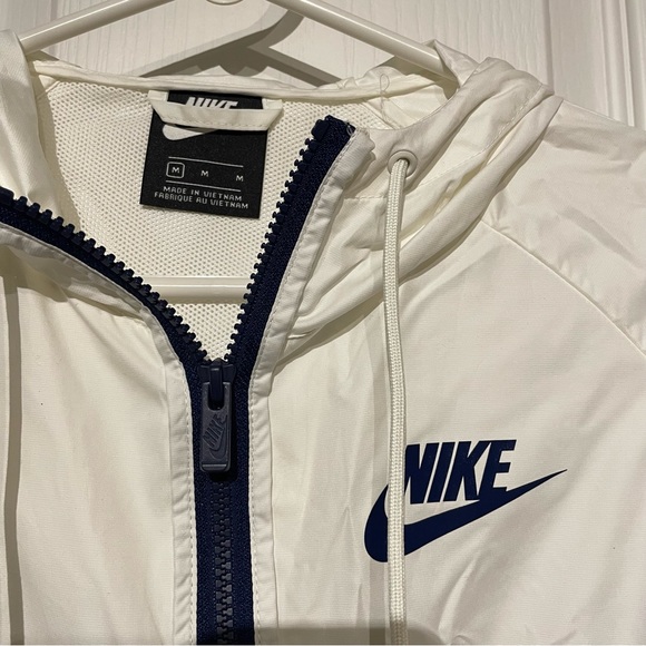 Nike blue and white hooded windbreaker jacket lightweight sportswear size medium - Picture 2 of 3